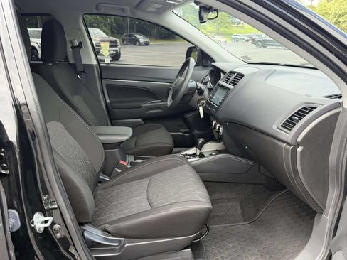 Used 2025 Mitsubishi Outlander Sport ES AWD/4WD image 11
