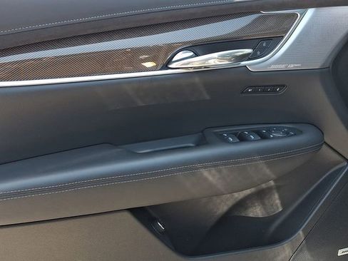 Certified 2025 Cadillac XT6 Sport w/ Platinum Package AWD/4WD image 12