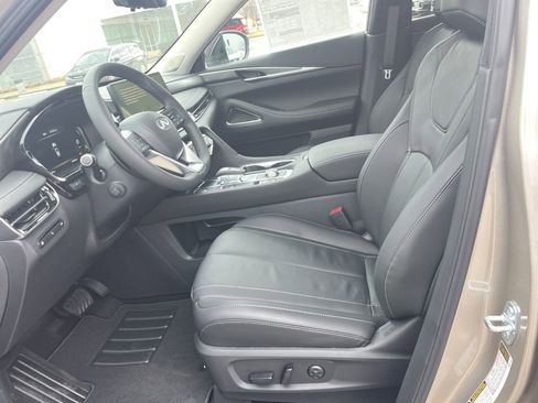 Used 2025 INFINITI QX60 Luxe w/ Vision Package image 5