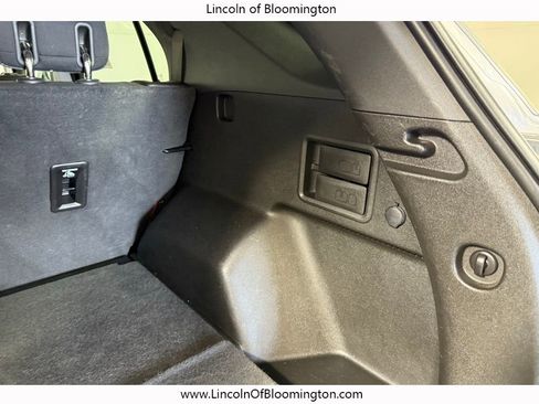 Used 2018 Chevrolet Equinox LT image 47