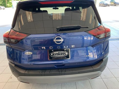 Used 2023 Nissan Rogue S AWD/4WD image 13
