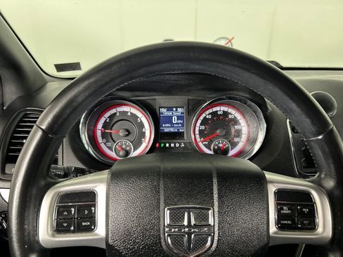 Used 2016 Dodge Grand Caravan R/T FWD image 13