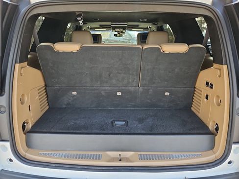 Used 2019 Cadillac Escalade Platinum AWD/4WD image 6