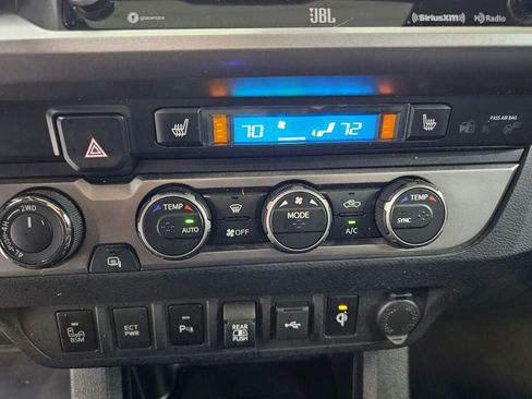 Used 2022 Toyota Tacoma Limited AWD/4WD image 21