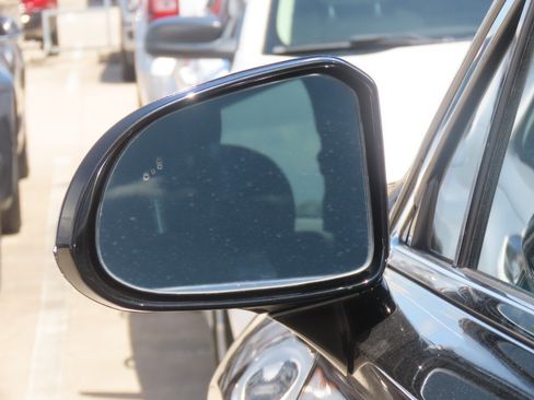Used 2019 Hyundai Santa Fe SEL FWD image 18