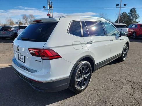 Certified 2024 Volkswagen Tiguan SE image 3