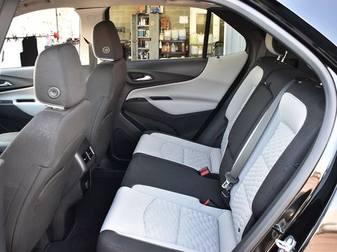 Used 2018 Chevrolet Equinox LT FWD image 6
