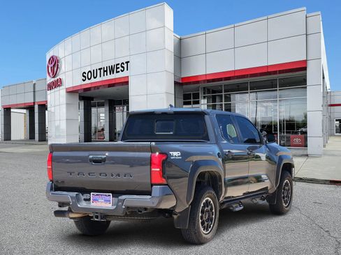 Used 2024 Toyota Tacoma TRD Off-Road w/ TRD Off Road Upgrade Package AWD/4WD image 5