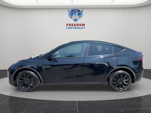 Used 2023 Tesla Model Y Long Range AWD/4WD image 3