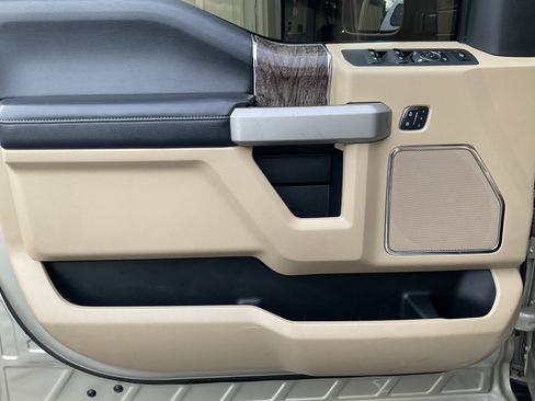 Used 2017 Ford F250 Lariat w/ Lariat Ultimate Package image 30