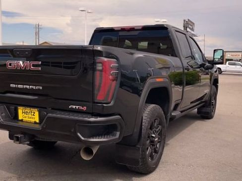 Used 2025 GMC Sierra 3500 AT4 w/ AT4 Premium Plus Package AWD/4WD image 9