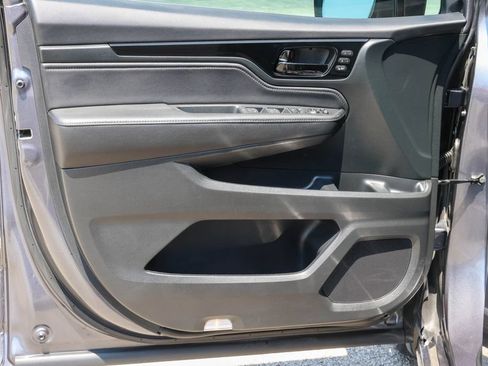 Used 2024 Honda Odyssey Elite image 4