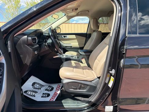 Certified 2022 Ford Explorer XLT w/ Equipment Group 202A AWD/4WD image 11