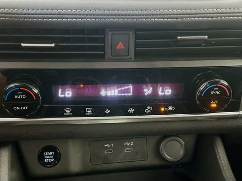 Used 2024 Nissan Rogue SV image 23