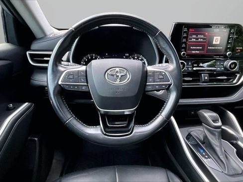 Used 2021 Toyota Highlander XLE FWD image 10