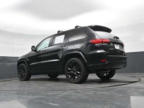Used 2022 Jeep Grand Cherokee Laredo X image 46