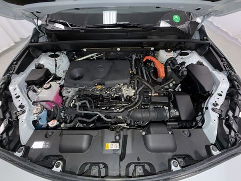 Used 2023 Toyota Venza XLE image 17