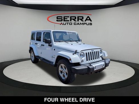 Used 2015 Jeep Wrangler Unlimited Sahara AWD/4WD image 8
