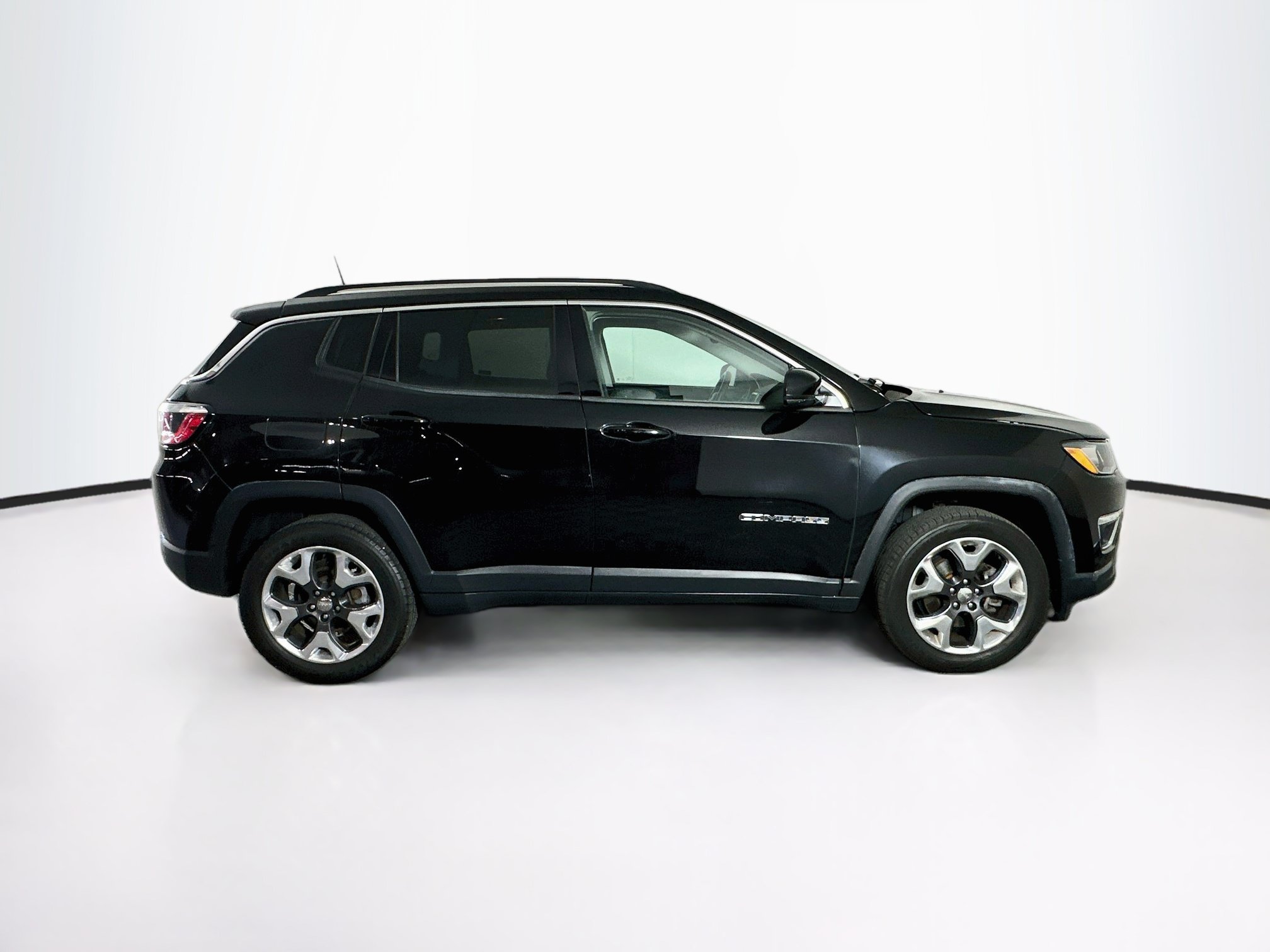 Used 2018 Jeep Compass Limited w/ Navigation Group AWD/4WD image 10
