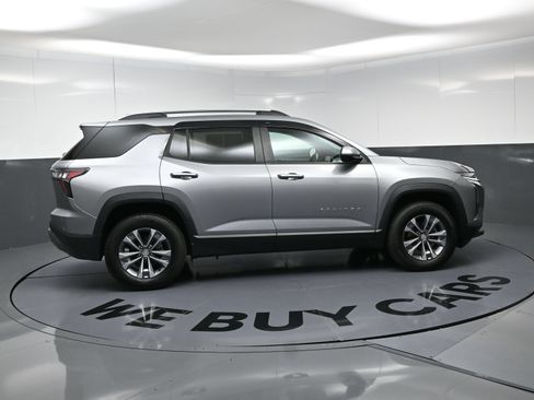 Used 2025 Chevrolet Equinox LT w/ Convenience Package II AWD/4WD image 10
