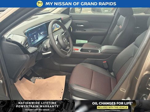 New 2026 Nissan Kicks SR w/ Cold Weather Package AWD/4WD image 14