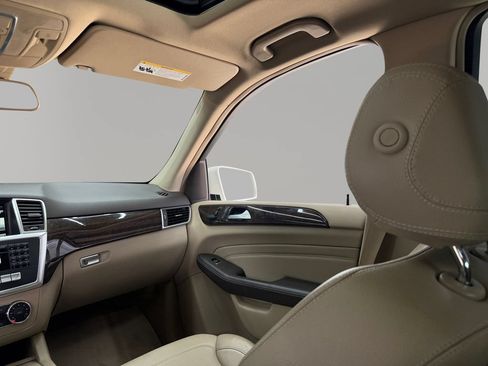 Used 2014 Mercedes-Benz ML 350 4MATIC w/ Premium 1 Package image 17