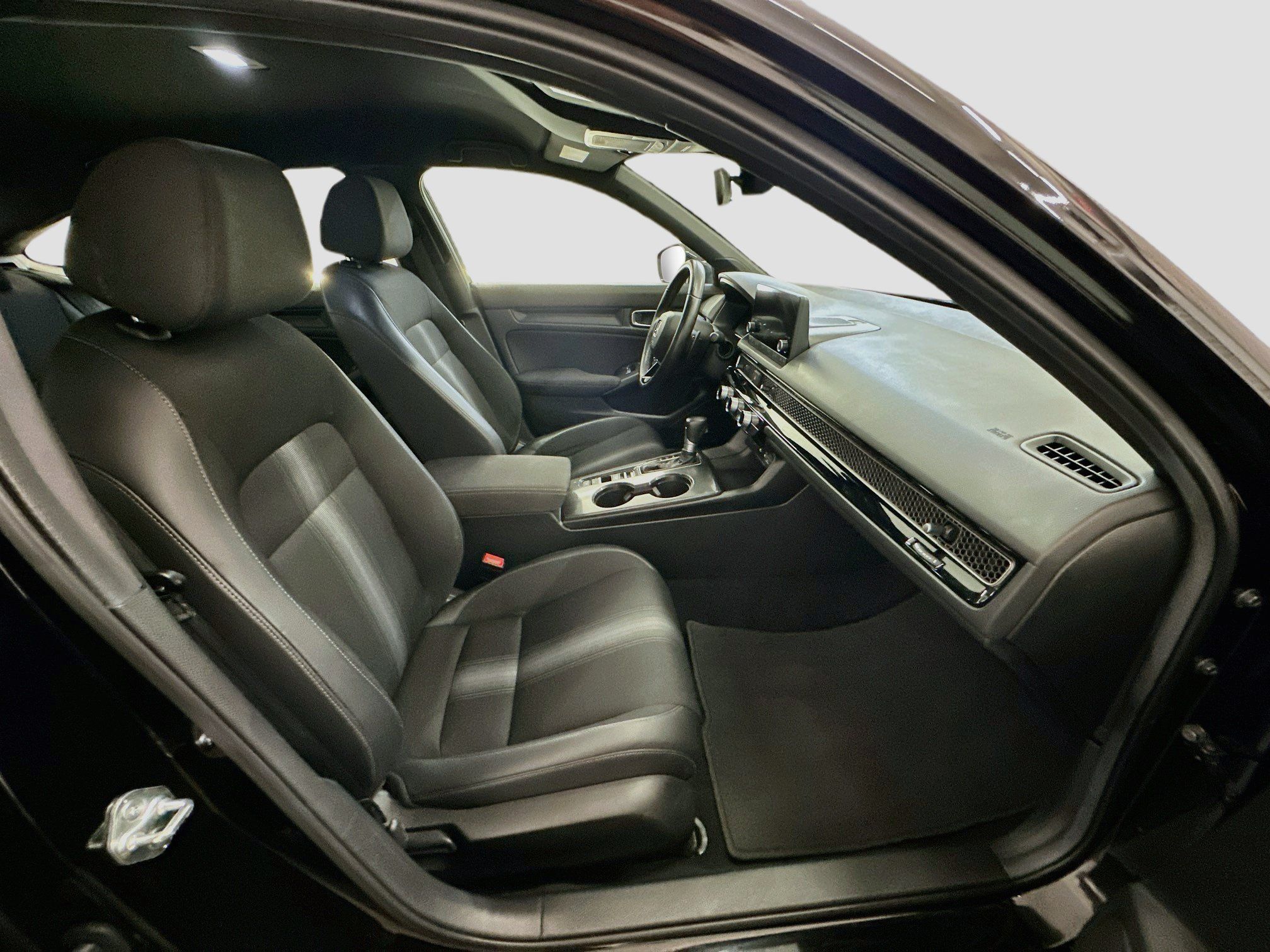 Used 2025 Honda Civic Sport image 31