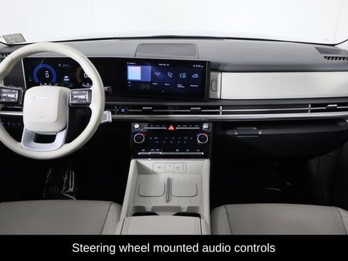 Used 2025 Hyundai Santa Fe SEL image 13