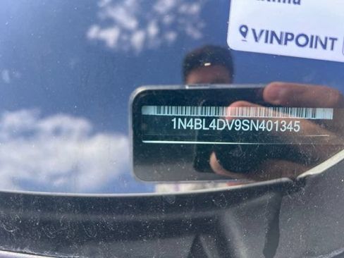 Used 2025 Nissan Altima 2.5 SV FWD image 5