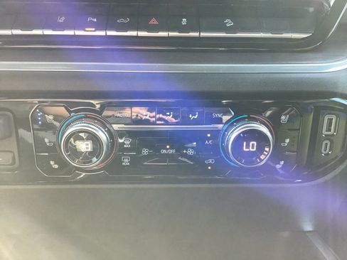 New 2025 GMC Sierra 2500 SLT w/ SLT Premium Package image 32