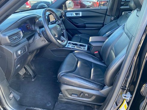 Used 2022 Ford Explorer ST w/ ST Street Pack image 9