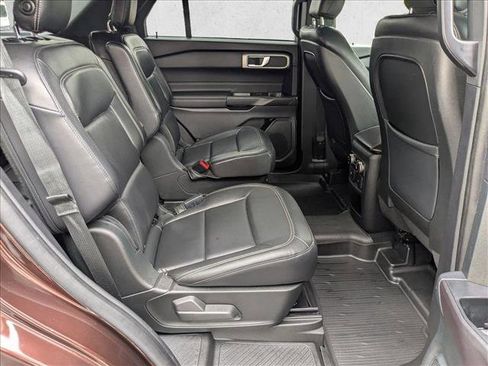 Used 2020 Ford Explorer XLT w/ Equipment Group 202A AWD/4WD image 19