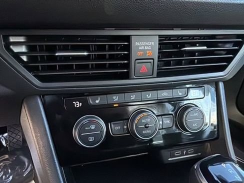 Used 2023 Volkswagen Jetta SE image 30