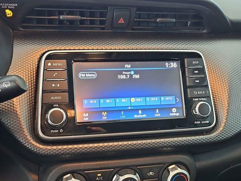 Used 2020 Nissan Kicks S image 19