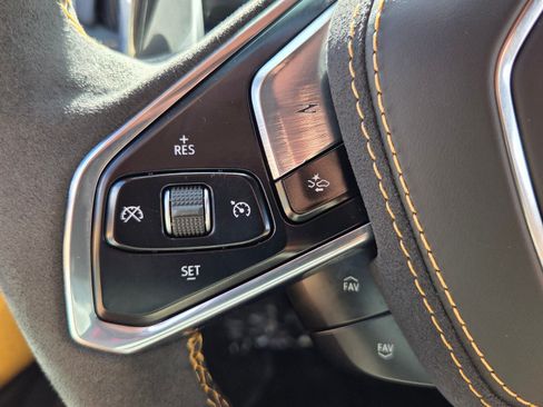 Used 2024 Chevrolet Corvette Stingray Premium Cpe w/ Z51 Performance Package RWD image 29
