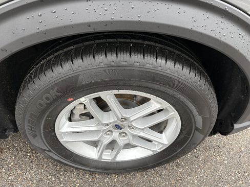 New 2026 Ford Explorer Active RWD image 11