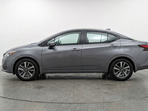 Used 2025 Nissan Versa SV FWD image 5