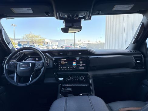 Used 2024 GMC Sierra 1500 AT4 w/ Technology Package image 20