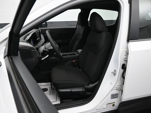 Used 2025 Nissan Kicks S AWD/4WD image 19