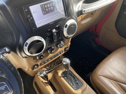 Used 2014 Jeep Wrangler Unlimited Sahara w/ Max Tow Package image 17