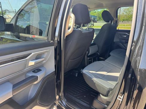 Used 2019 RAM 1500 Big Horn AWD/4WD image 12