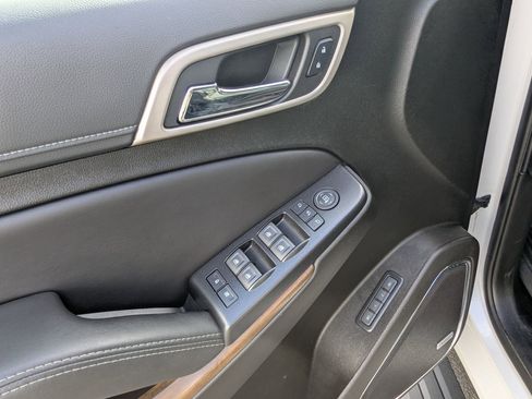 Used 2019 GMC Yukon Denali image 13