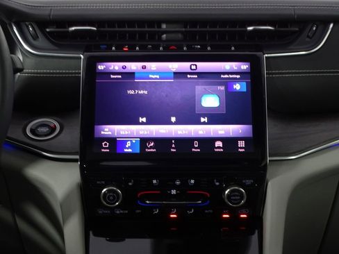 Used 2022 Jeep Grand Cherokee Overland image 34