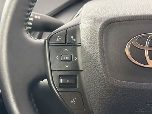 Certified 2023 Toyota Prius LE FWD image 17