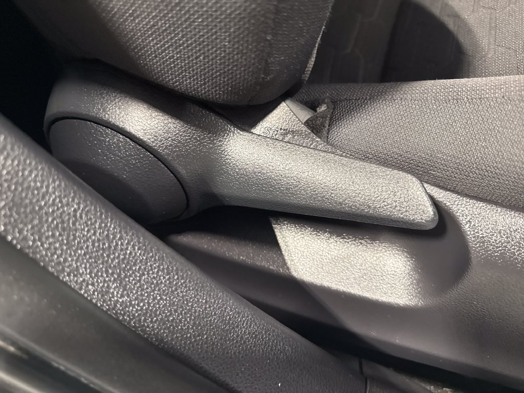 Used 2022 Toyota Corolla SE FWD image 30