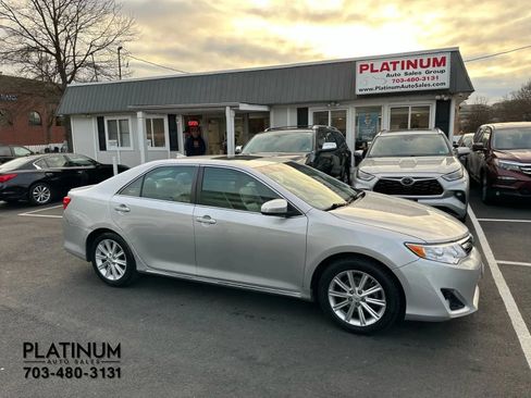 Used 2012 Toyota Camry XLE image 2