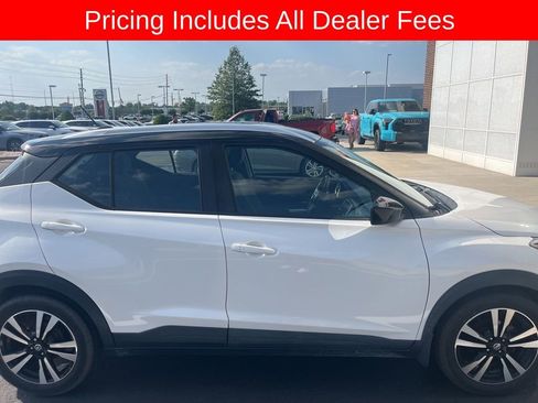 Used 2020 Nissan Kicks SV FWD image 4