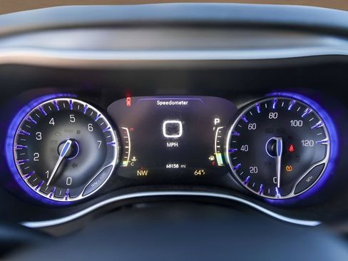 Used 2022 Chrysler Pacifica Touring-L AWD/4WD image 14