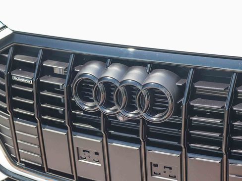 Certified 2025 Audi Q3 2.0T Premium Plus w/ Premium Plus Package AWD/4WD image 13