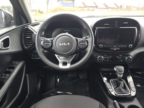 Used 2023 Kia Soul S FWD image 14